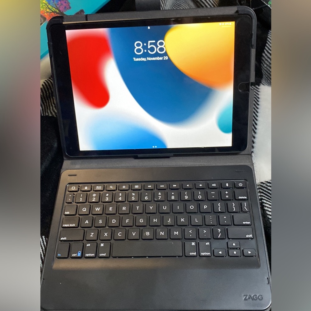 Apple IPad 9th Generation - Picture 5 of 5